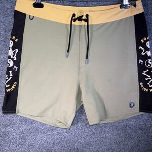 Roark Passage Boardshorts Mens Olive Green Yellow Skeleton Yin Yang 17" Outseam